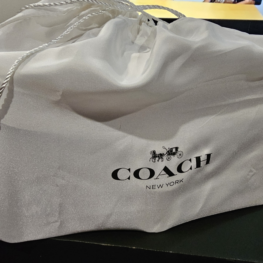 Coach Women's Cream and Tan Patterned Shoulder ag - Picture 14 of 17